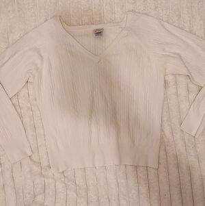 4/$18 Fashion Bug White V Neck Cableknit Sweater